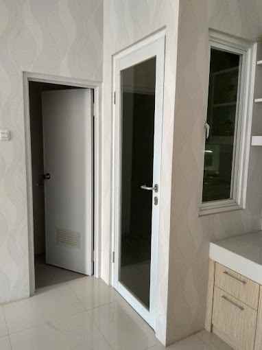 elegan dan modern rumah minimalis 2 lantai di bintaro