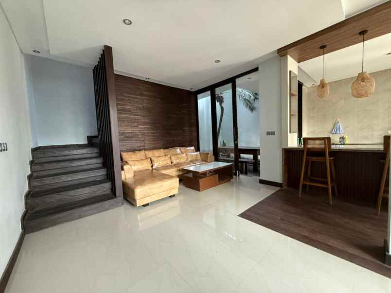for rent semi villa house in canggu bali