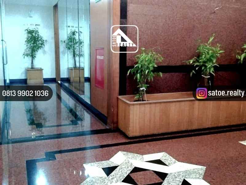 gedung kantor komersial 4 lantai di gondangdia menteng