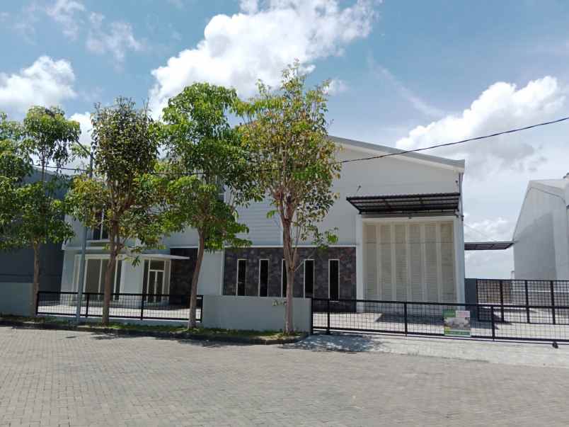 gudang di kawasan industri menganti gresik