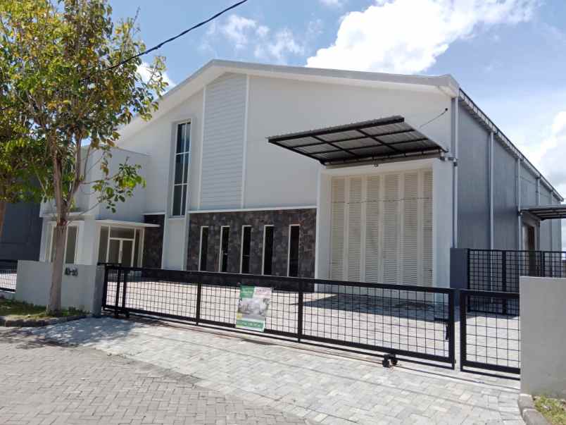 gudang di kawasan industri menganti gresik