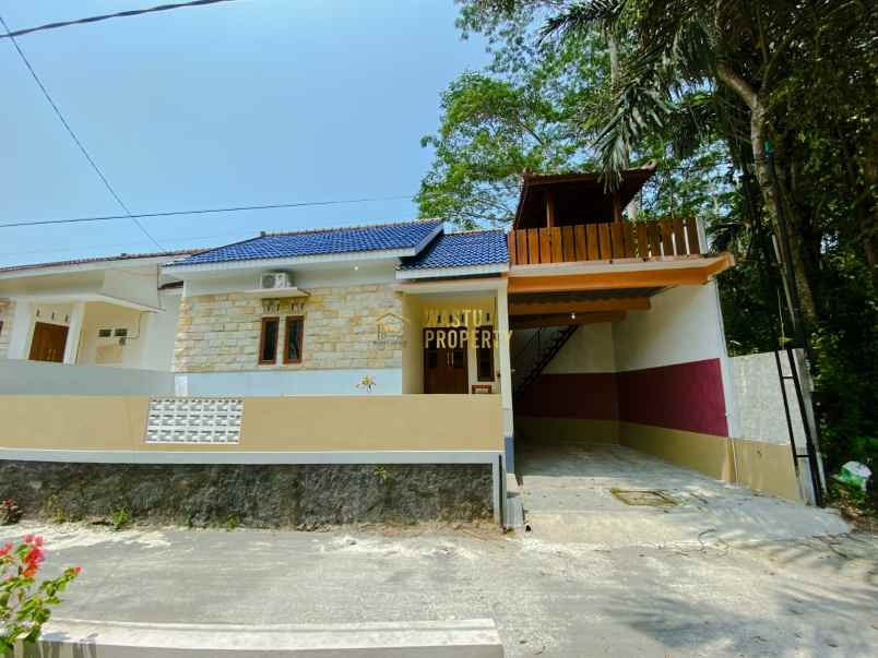 home stay produktif lokasi selomartani dijual cepat