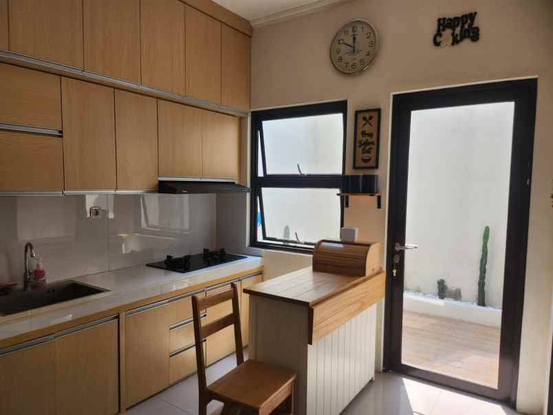 jual rumah mewah di perumahan grahayana karawang