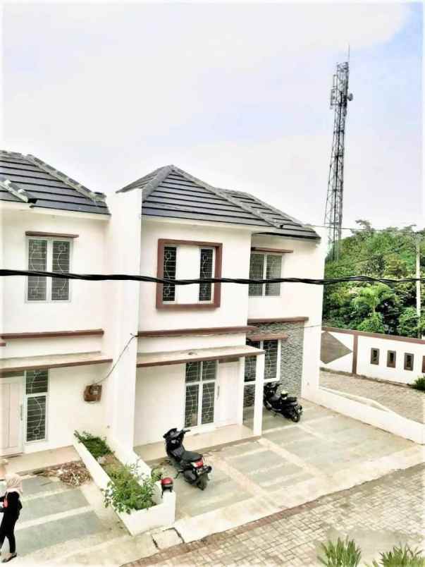 jual rumah mewah harga murah lokasi strategis nyaman