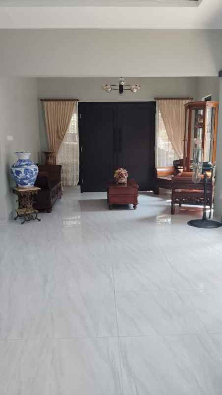 jual rumah semi furnished kav dki meruya utara