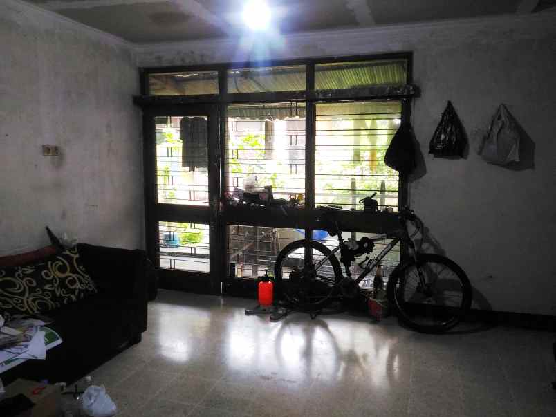 jual rumah tinggal lokasi strategis