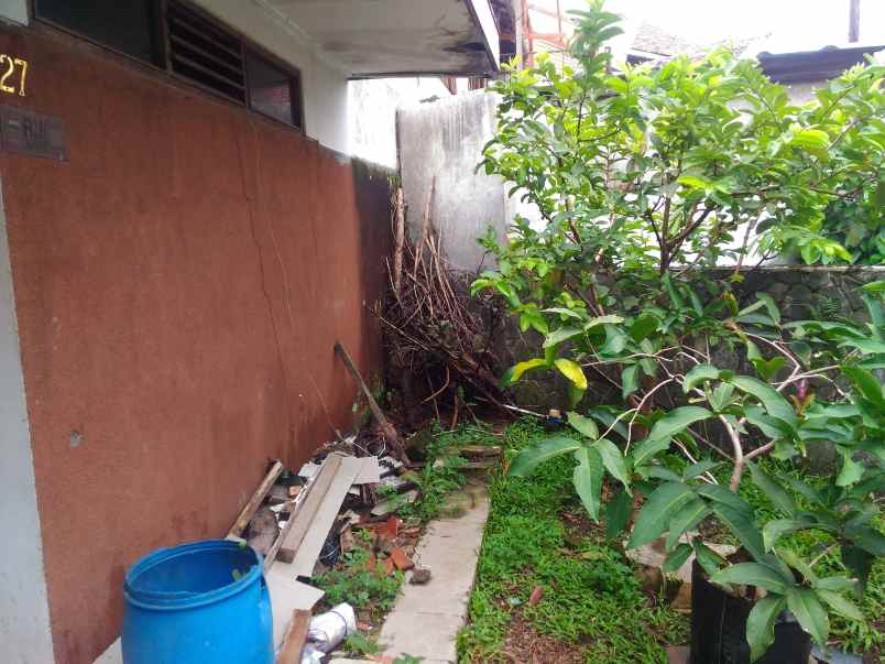 jual rumah tinggal lokasi strategis