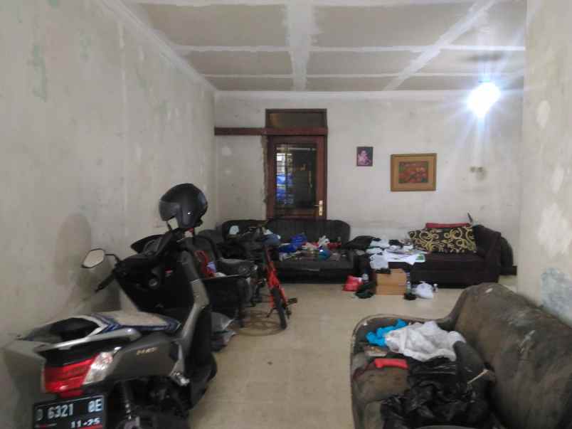 jual rumah tinggal lokasi strategis