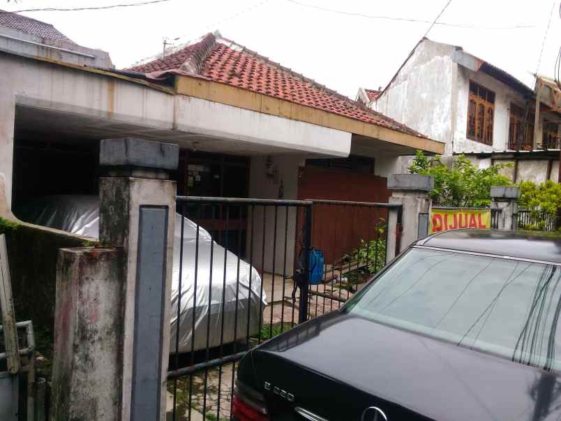 jual rumah tinggal lokasi strategis