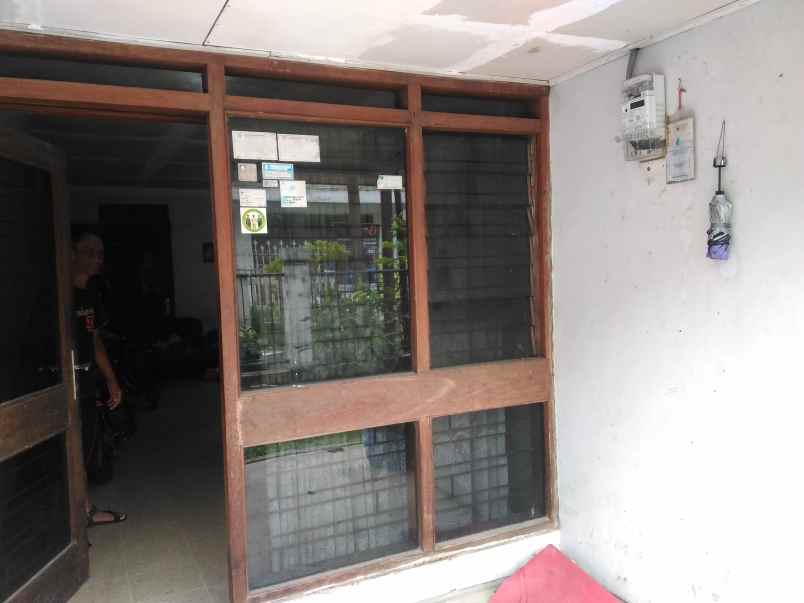 jual rumah tinggal lokasi strategis