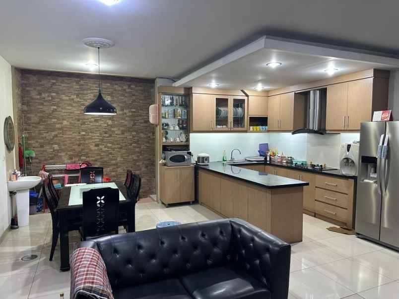 jualrumah furnished golf lake jak bar