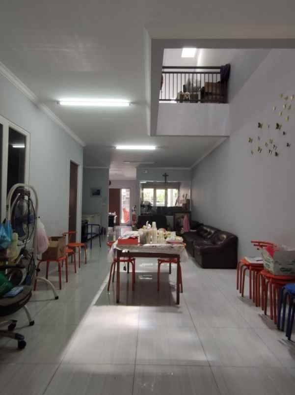 kost terusan buah batu