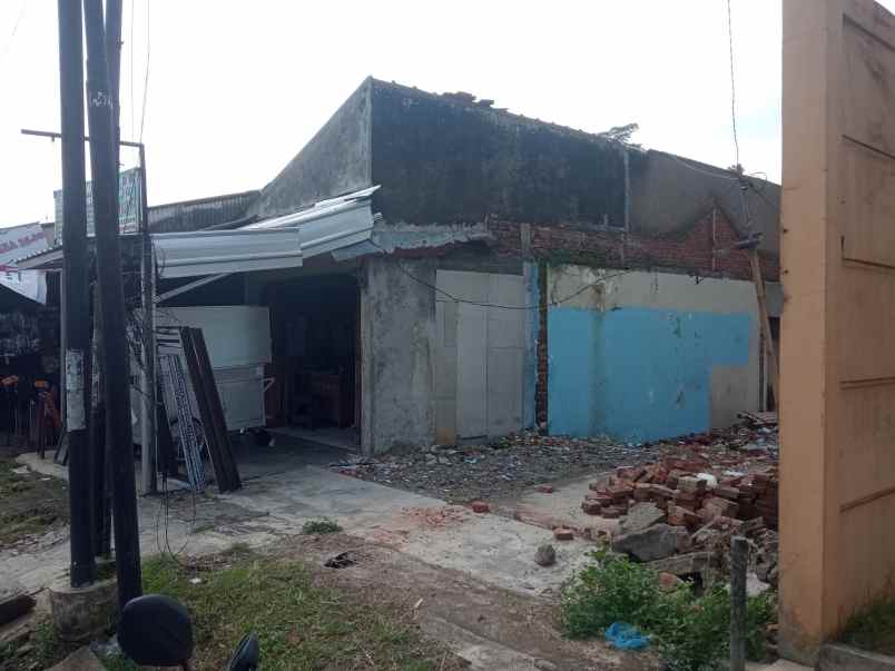 lahan usaha di dekat pasar manonjaya