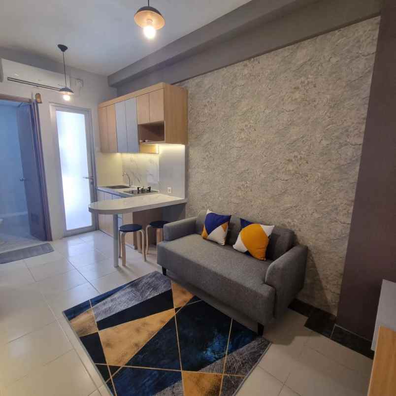 new gunawangsa manyar 2 br fully furnished view pool