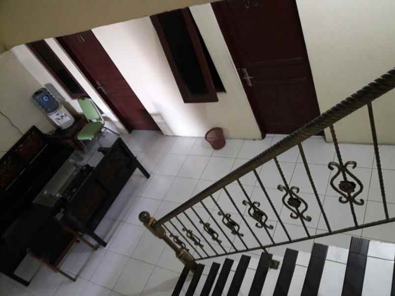 rumah 12x28 bonus kost kostan area raden saleh cikini