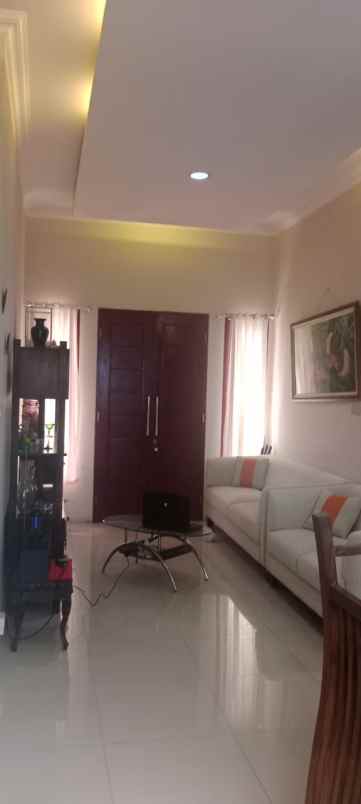rumah 2 lantai di bintaro tangerang selatan