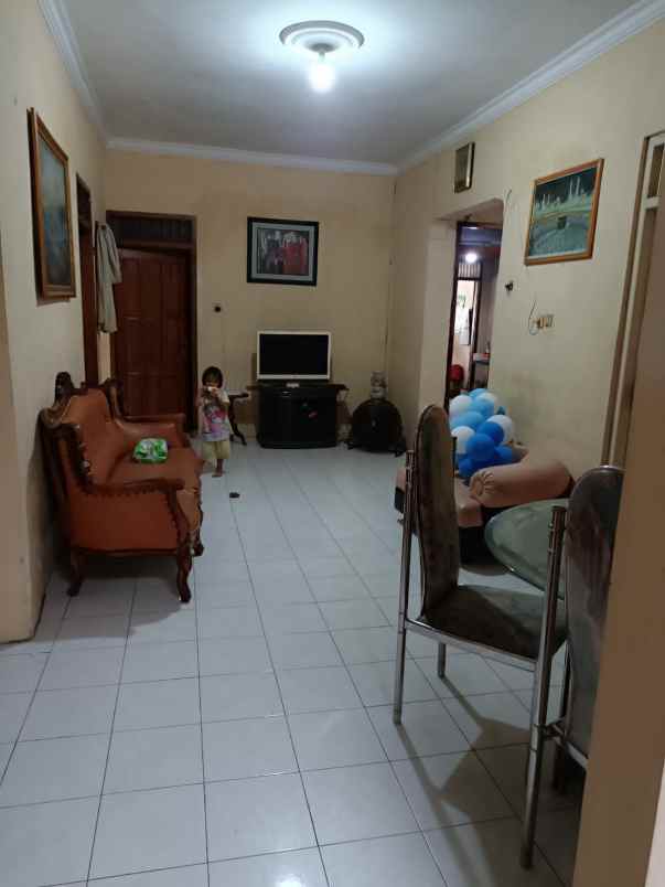 rumah 2 lantai di karonsih ngaliyan semarang