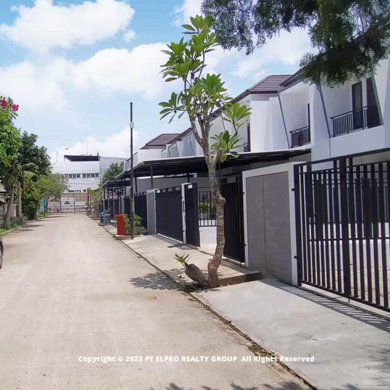 rumah 2 lantai di pondok cabe lokasi strategis