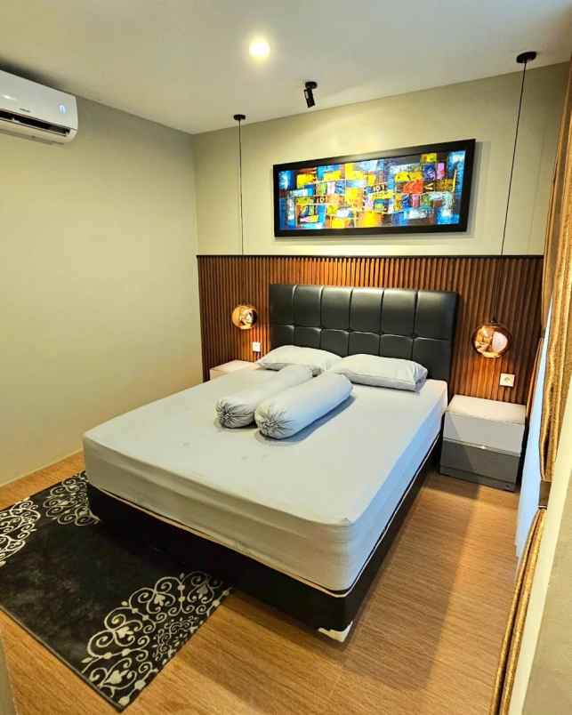 rumah 2 lantai full furnished 10 menit ke kampus upn