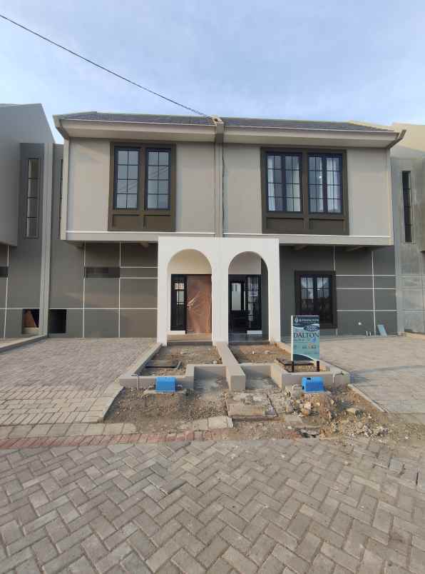 rumah 2 lantai harga 700 juta loaksi cemandi sidoarjo