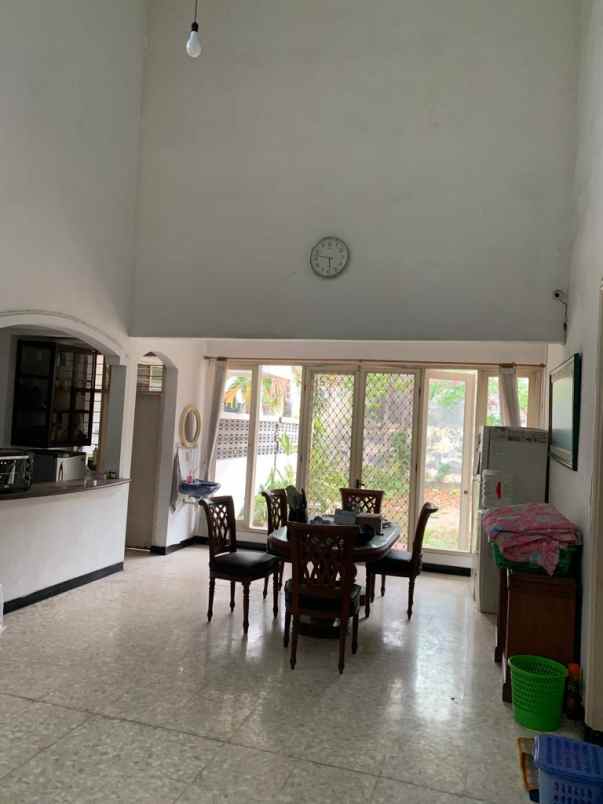 rumah 2 lantai kutisari indah bonus furnished