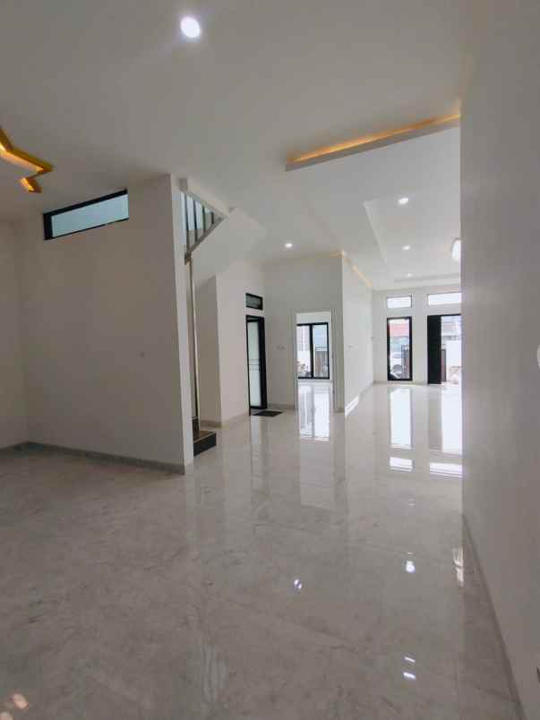 rumah 2 lantai siap huni di cluster nusaloka bsd city