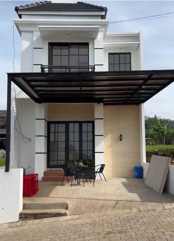 rumah 2 lantai view pegununungan di kota malang