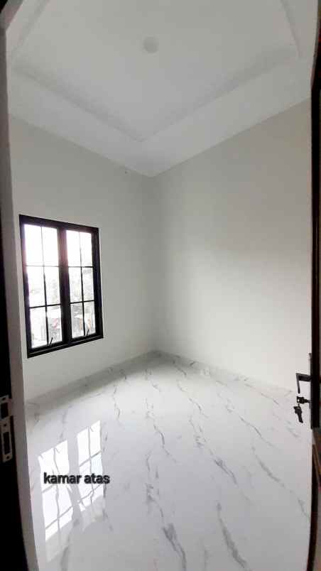 rumah baru 2 lanatai di kalisari jakarta timur