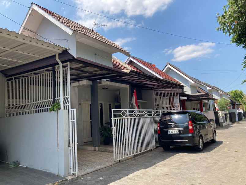 rumah baru 750 m jl kaliurang km 7