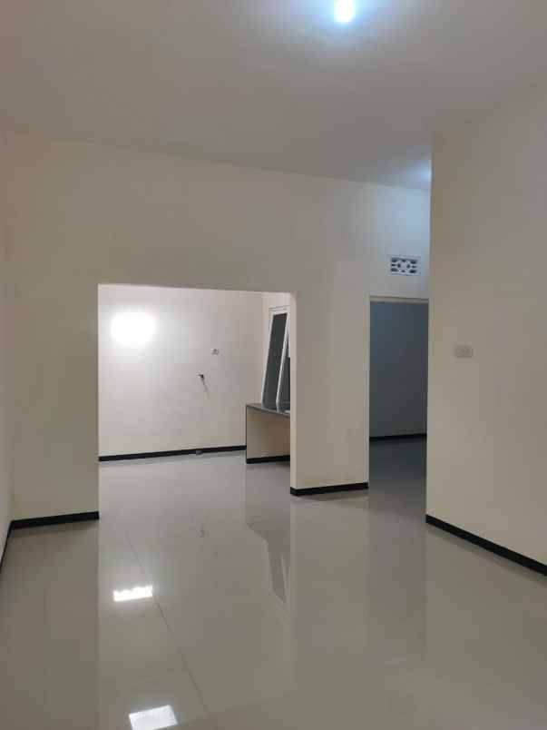 rumah baru lokasi asrikaton malang