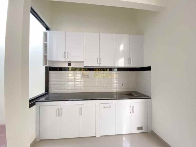 rumah baru modern strategis dekat kampus uii sleman