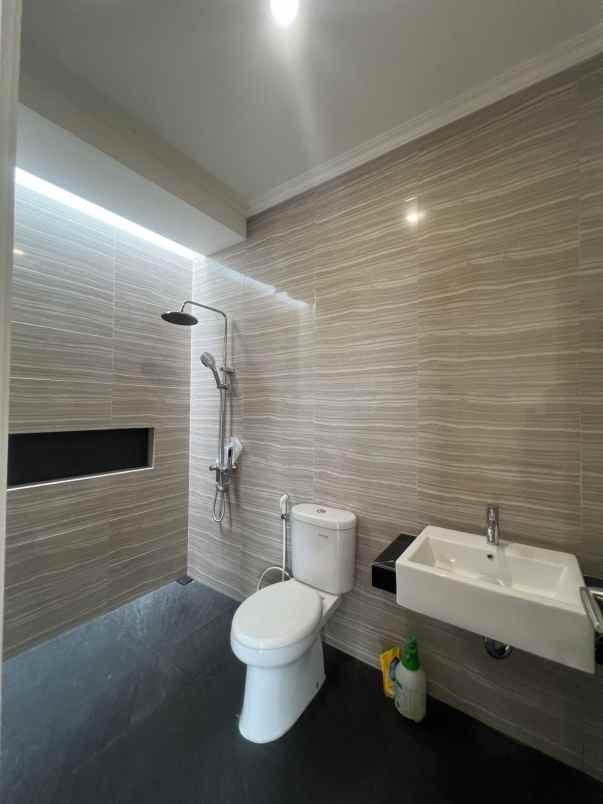 rumah baru siap huni di hankam pondok gede bekasi