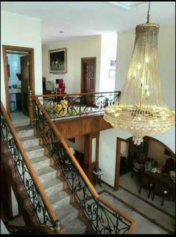 rumah cantik di komplek batununggal indah bandung