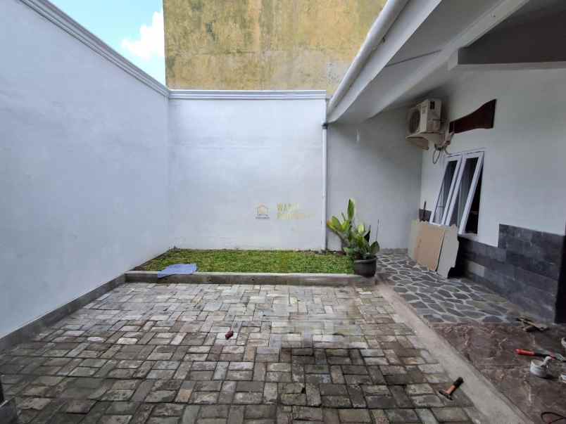 rumah cantik lokasi super strategis di tajem