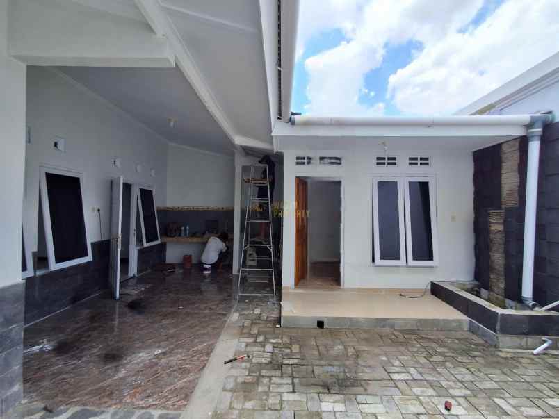 rumah cantik lokasi super strategis di tajem