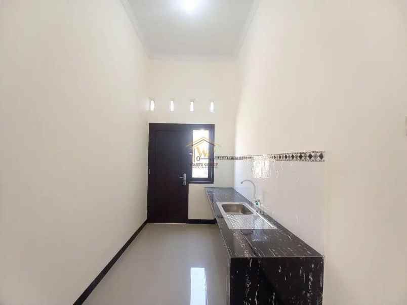 rumah cantik siap huni dekat maguwoharjo sleman