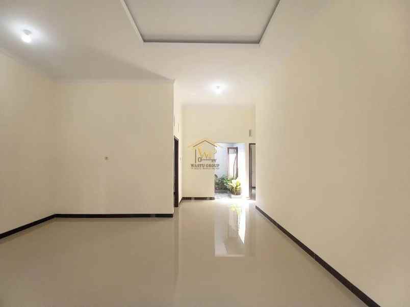 rumah cantik siap huni dekat maguwoharjo sleman