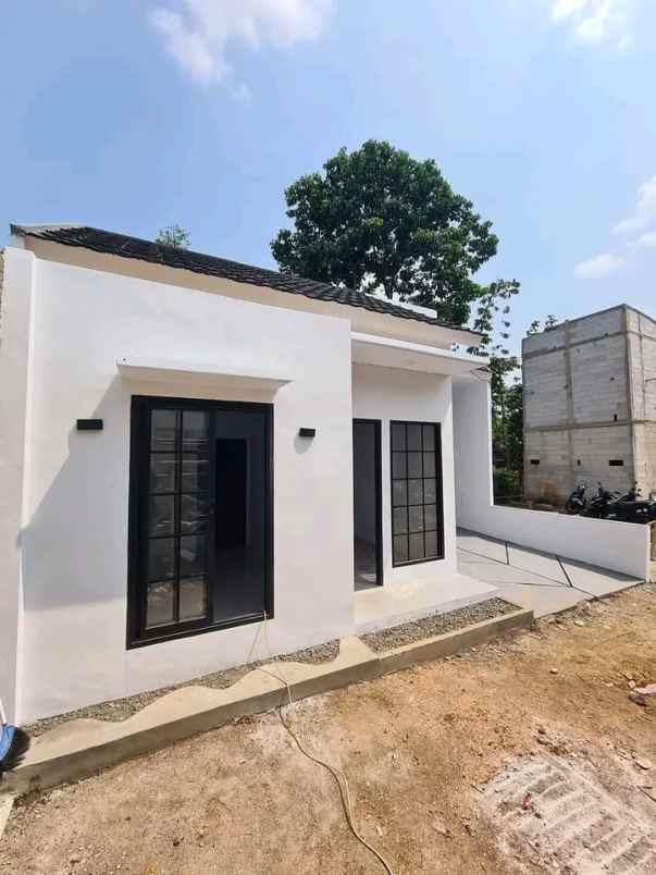 rumah cash modern dengan fasilitas terbaik