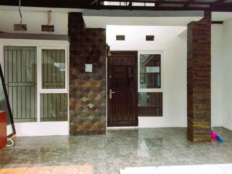 rumah cluster cantik jombang ciputat tangerang selatan