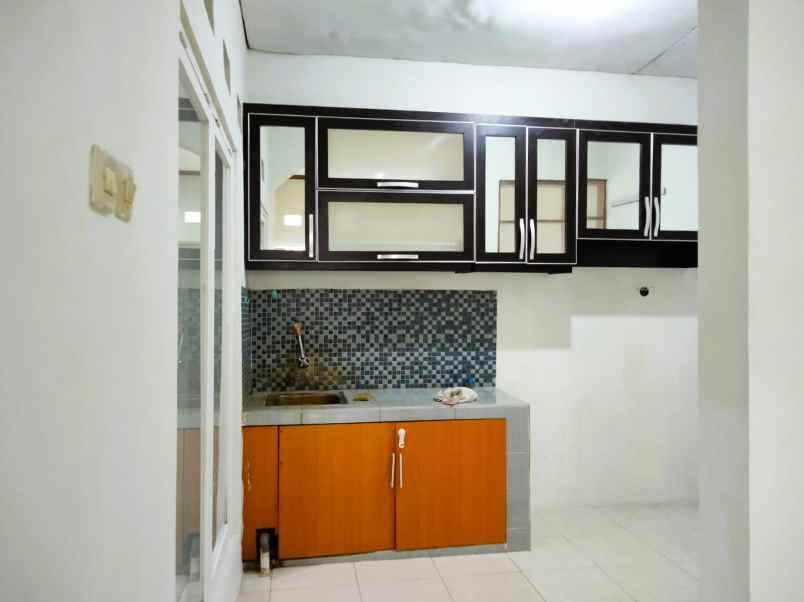 rumah cluster cantik jombang ciputat tangerang selatan