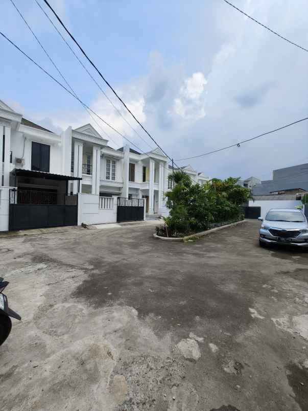 rumah dalam cluster siap huni di duren sawit