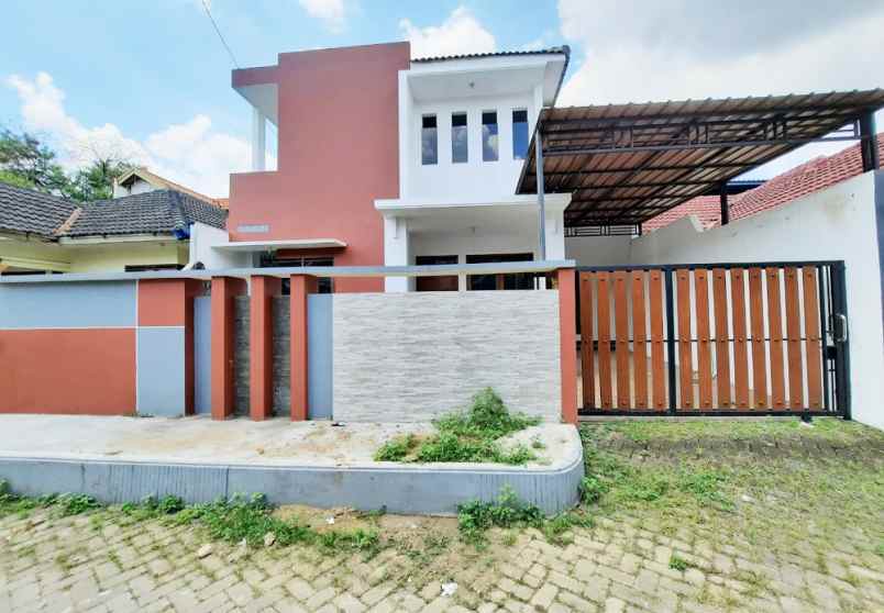 rumah dijual 2 lantai di kudus dekat kampus iain kudus