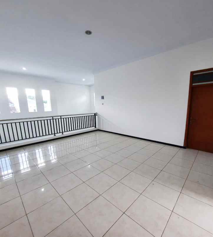 rumah dijual 2 lantai di kudus dekat kampus iain kudus