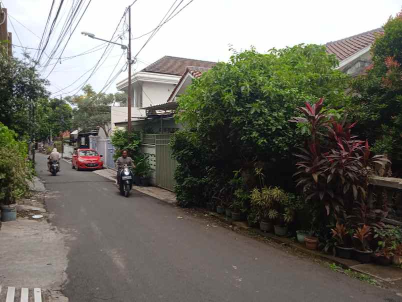 rumah dijual di jalan karya utama srengseng