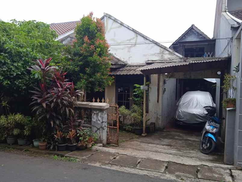 rumah dijual di jalan karya utama srengseng