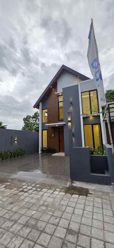 rumah dijual type mezanine di jl kaliurang km 10 jogja