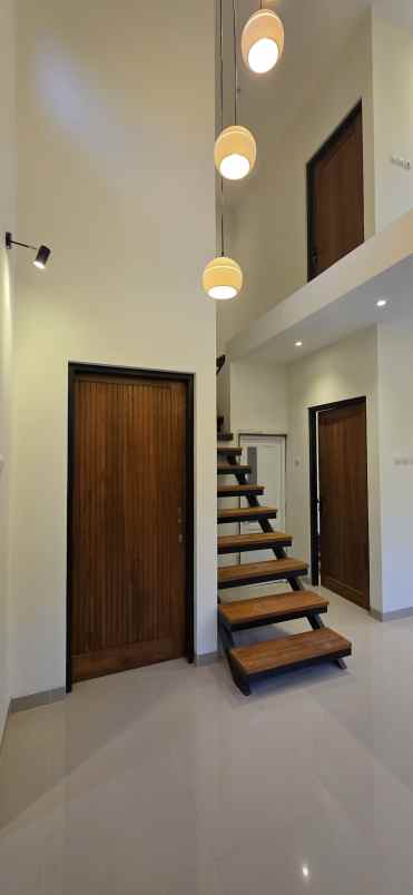 rumah dijual type mezanine di jl kaliurang km 10 jogja