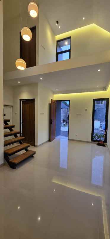 rumah dijual type mezanine di jl kaliurang km 10 jogja