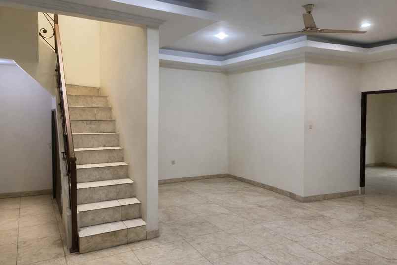 rumah hook murah di taman buaran indah 1 jakarta timur