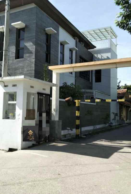 rumah hook semi furnish strategis di perumnas karawang